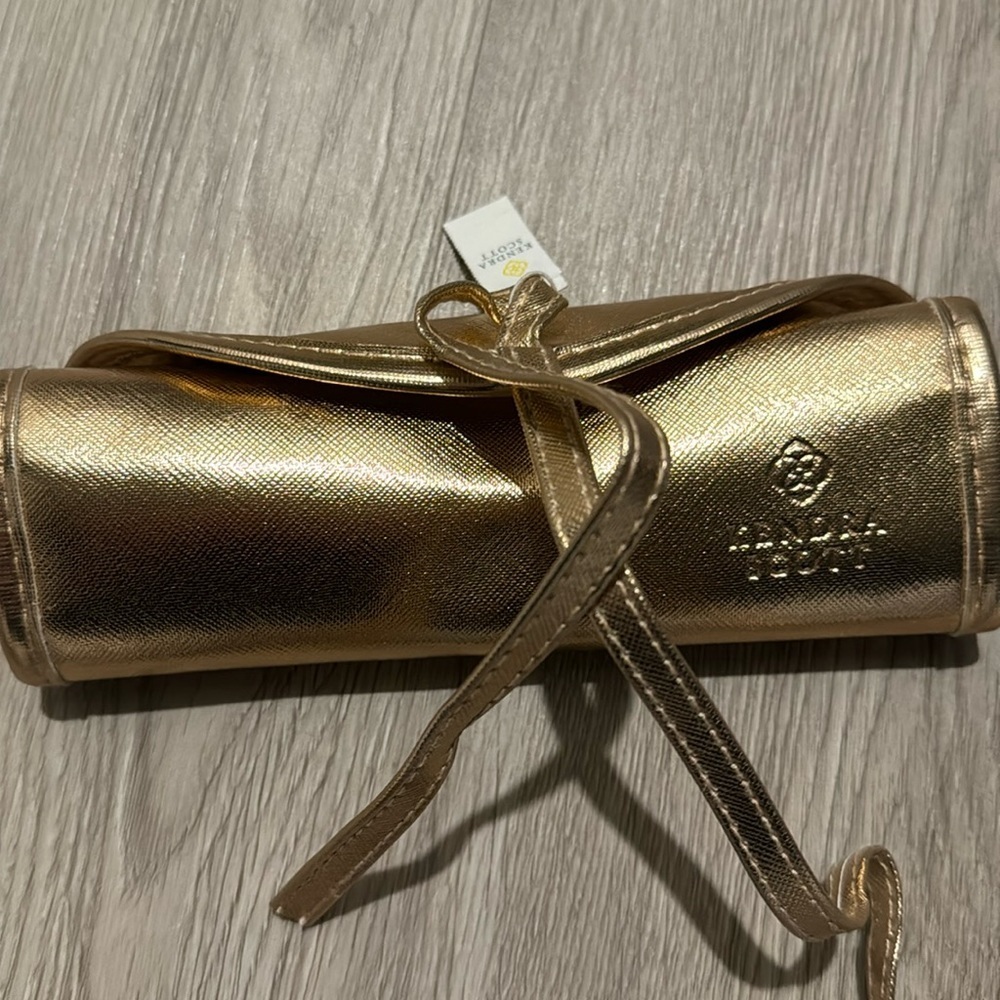 NWT Kendra Scott soft jewelry holder roll